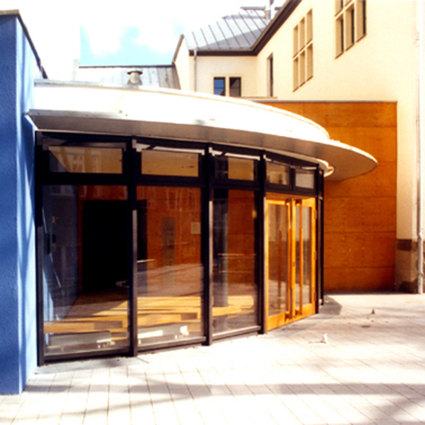 Eingang Sporthalle